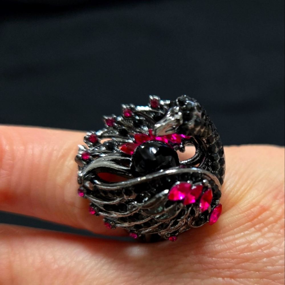 Black Pearl Swan Ring